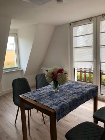 Die Graefin Auf Ruegen - Ferienappartements Parchtitz Exterior photo