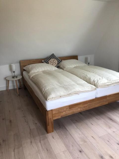Die Graefin Auf Ruegen - Ferienappartements Parchtitz Exterior photo